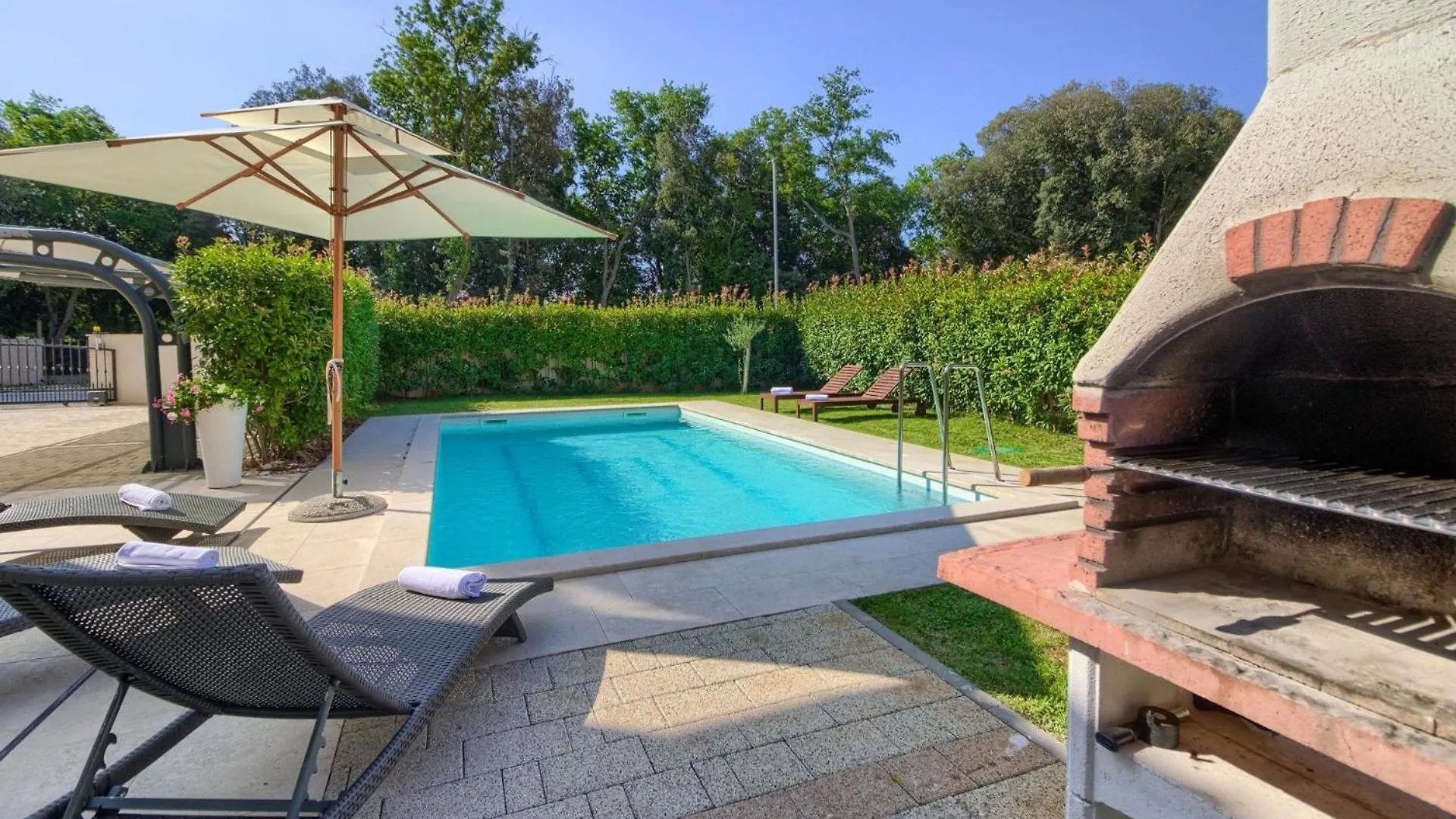 Ferienhaus Mit Privatpool Fuer 10 Personen Ca 200 Qm In Banjole, Istrien Istrische Riviera 0*, Banjole Chorvatsko