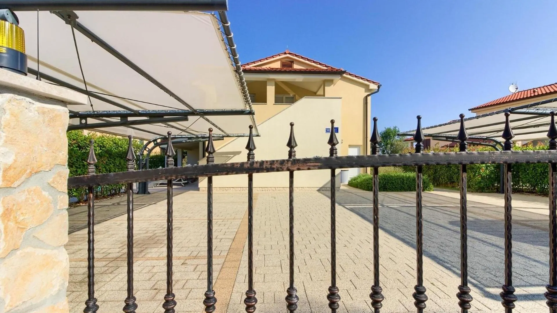 Ferienhaus Mit Privatpool Fuer 10 Personen Ca 200 Qm In Banjole, Istrien Istrische Riviera 0*, Banjole