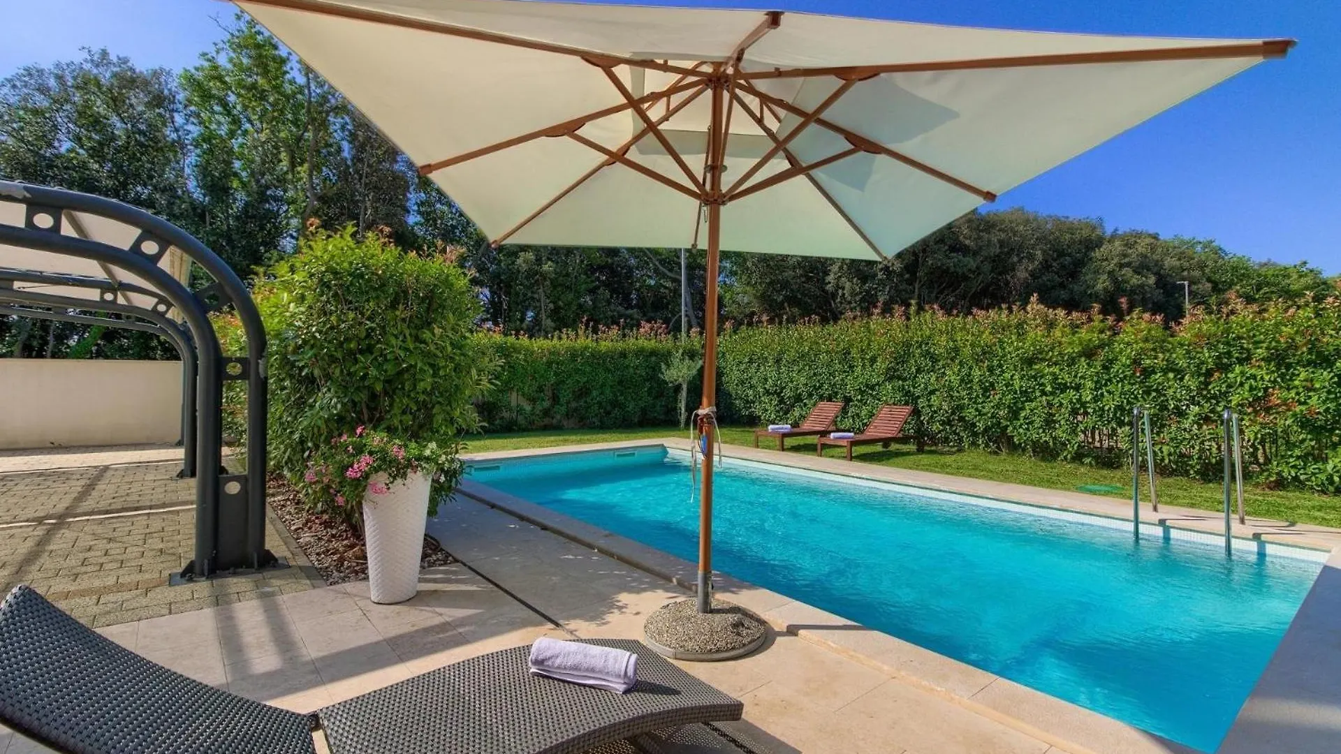 Ferienhaus Mit Privatpool Fuer 10 Personen Ca 200 Qm In Banjole, Istrien Istrische Riviera Holiday home